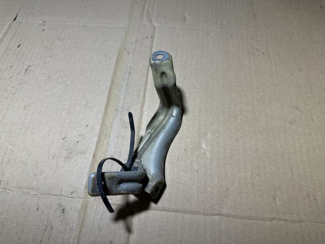 bontott SKODA SUPERB I Bal Sárvédő Oldaltartó