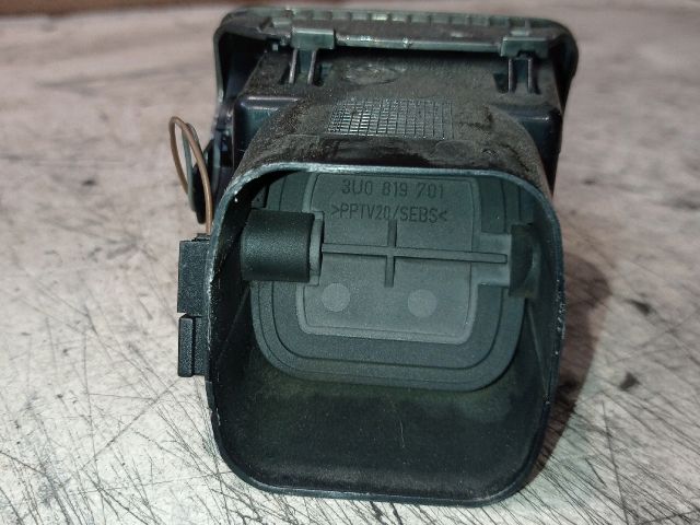 bontott SKODA SUPERB I Bal Szellőző