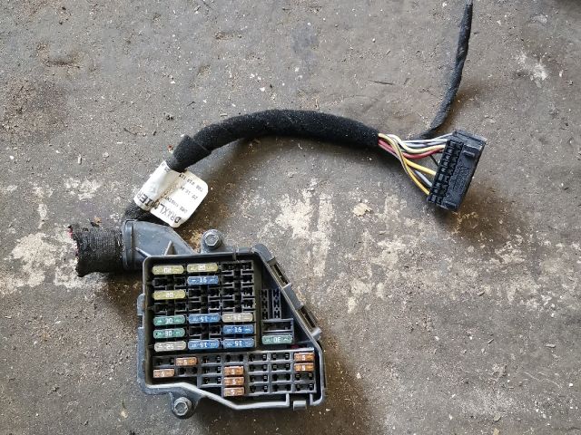 bontott SKODA SUPERB I Biztosítéktábla Utastér