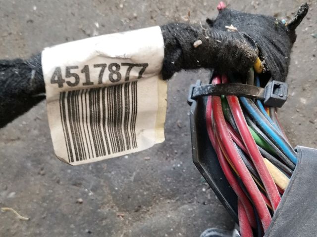 bontott SKODA SUPERB I Biztosítéktábla Utastér