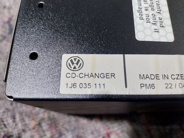 bontott SKODA SUPERB I CD / DVD Tár