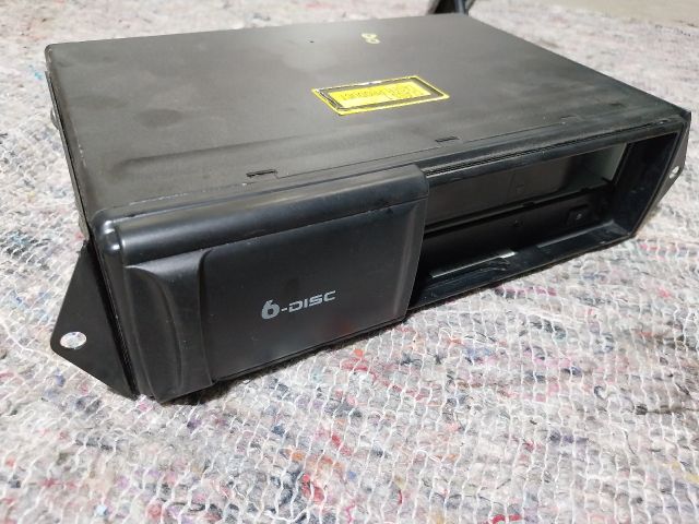 bontott SKODA SUPERB I CD / DVD Tár