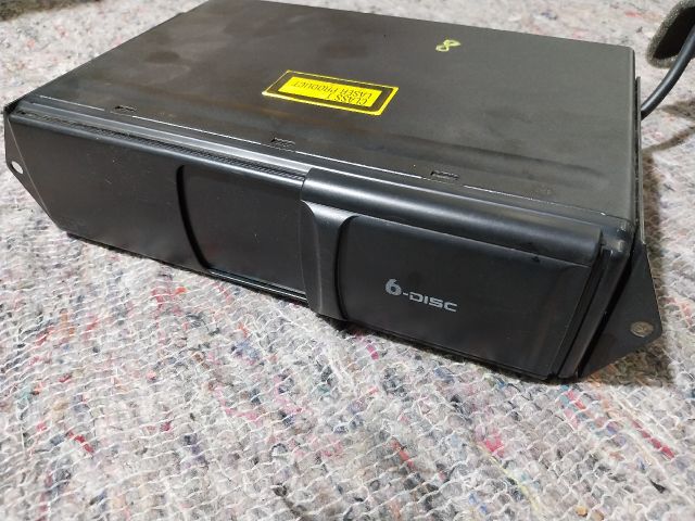 bontott SKODA SUPERB I CD / DVD Tár