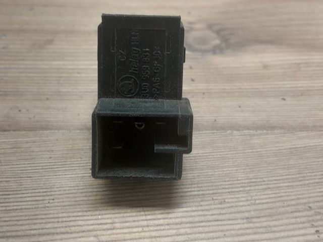 bontott SKODA SUPERB I Csomagtér Nyitó Kar / Gomb