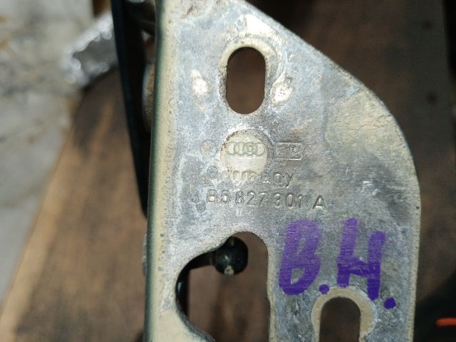 bontott SKODA SUPERB I Csomagtérajtó Bal Zsanér