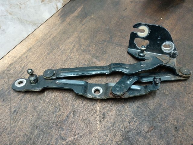 bontott SKODA SUPERB I Csomagtérajtó Bal Zsanér