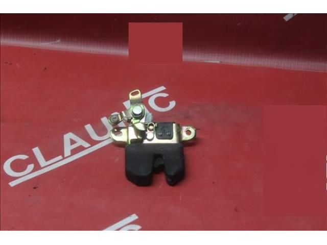 bontott SKODA SUPERB I Csomagtérajtó Zárszerkezet