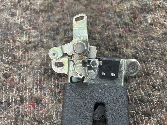 bontott SKODA SUPERB I Csomagtérajtó Zárszerkezet