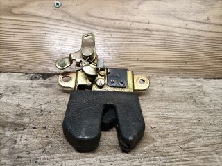 bontott SKODA SUPERB I Csomagtérajtó Zárszerkezet