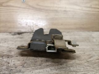 bontott SKODA SUPERB I Csomagtérajtó Zárszerkezet