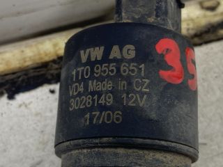 bontott SKODA SUPERB I Első Ablakmosó Szivattyú