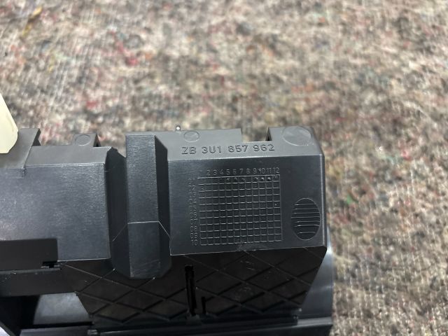 bontott SKODA SUPERB I Első Hamutartó