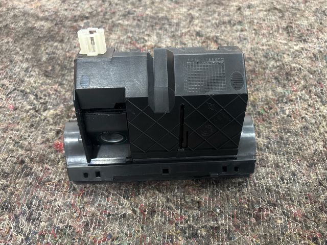 bontott SKODA SUPERB I Első Hamutartó