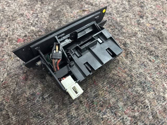 bontott SKODA SUPERB I Első Hamutartó