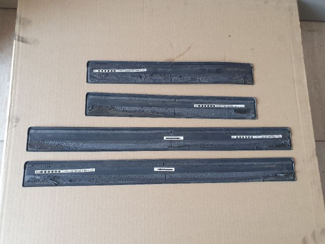 bontott SKODA SUPERB I Első Küszöb Díszléc