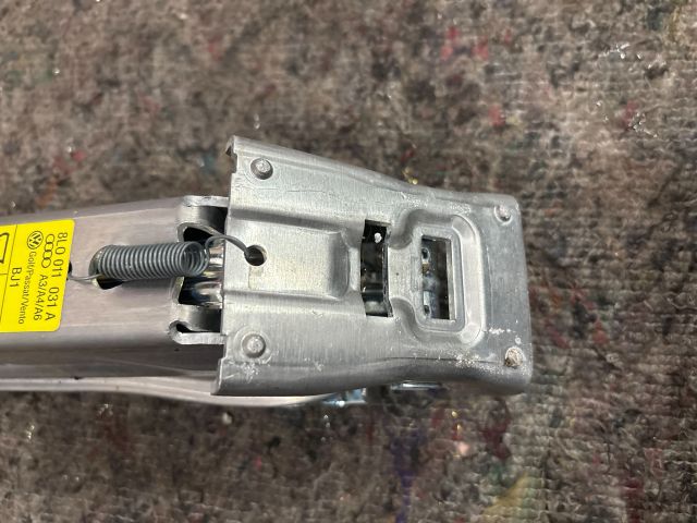 bontott SKODA SUPERB I Emelő