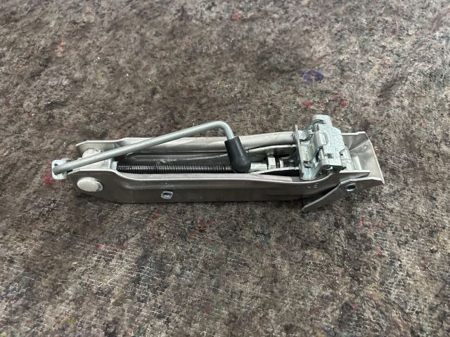 bontott SKODA SUPERB I Emelő