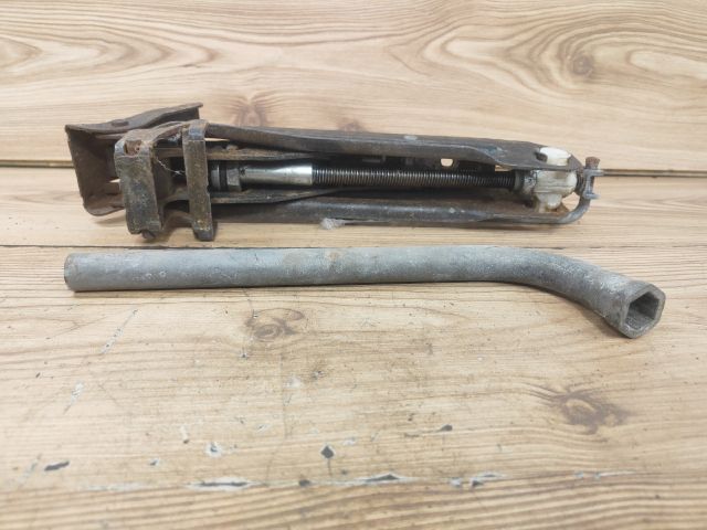 bontott SKODA SUPERB I Emelő