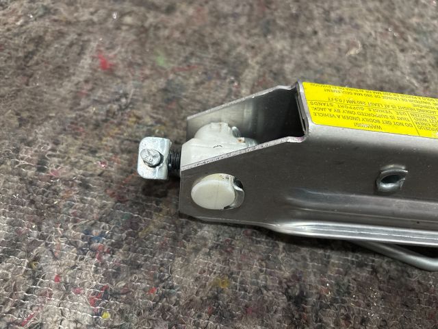 bontott SKODA SUPERB I Emelő