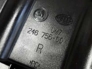 bontott SKODA SUPERB I Fényszóró Lámpabúra Fedél