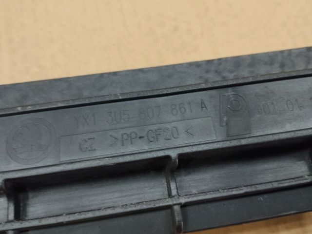 bontott SKODA SUPERB I Hátsó középső Lökhárító Tartó (Műanyag)