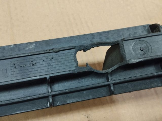 bontott SKODA SUPERB I Hátsó középső Lökhárító Tartó (Műanyag)