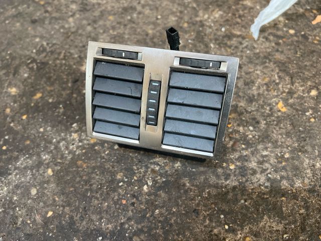 bontott SKODA SUPERB I Hátsó középső Szellőző