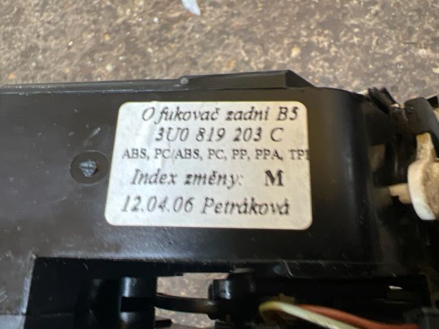 bontott SKODA SUPERB I Hátsó középső Szellőző