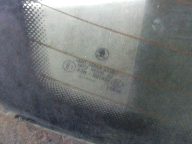 bontott SKODA SUPERB I Hátsó Szélvédő