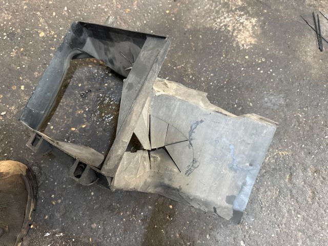 bontott SKODA SUPERB I Intercooler Légterelő