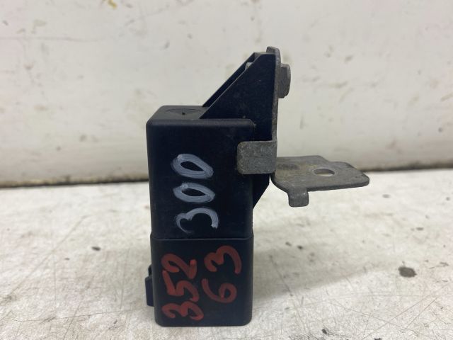 bontott SKODA SUPERB I Izzító Relé