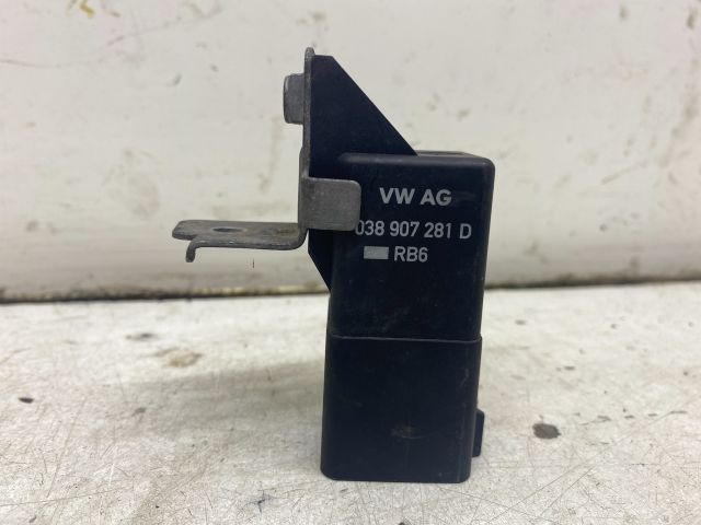 bontott SKODA SUPERB I Izzító Relé