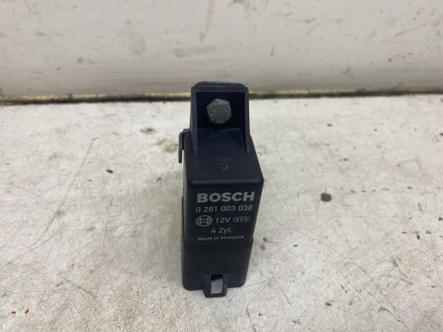 bontott SKODA SUPERB I Izzító Relé