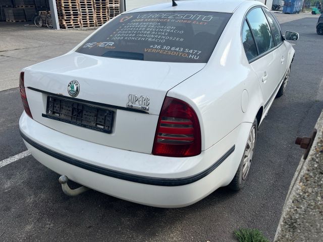 bontott SKODA SUPERB I Jobb C Oszlop Burkolat