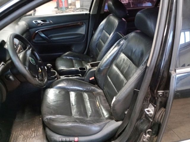 bontott SKODA SUPERB I Jobb C Oszlop Burkolat