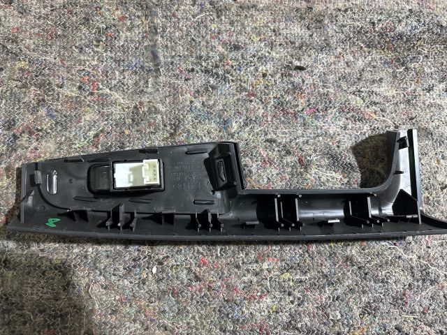 bontott SKODA SUPERB I Jobb első Ablakemelő Kapcsoló