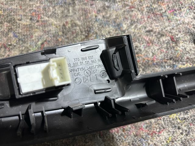 bontott SKODA SUPERB I Jobb első Ablakemelő Kapcsoló