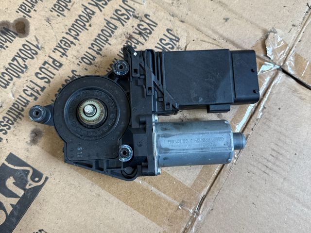 bontott SKODA SUPERB I Jobb első Ablakemelő Motor