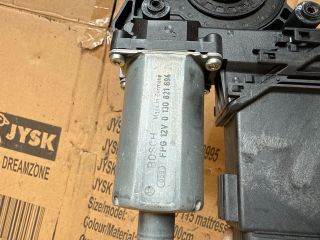 bontott SKODA SUPERB I Jobb első Ablakemelő Motor