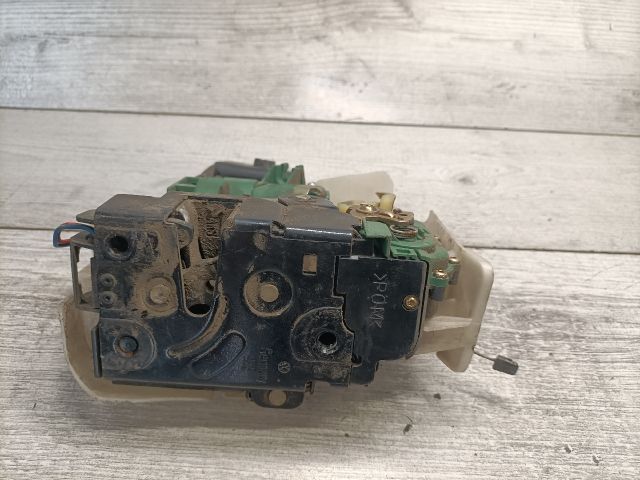 bontott SKODA SUPERB I Jobb első Ajtózár