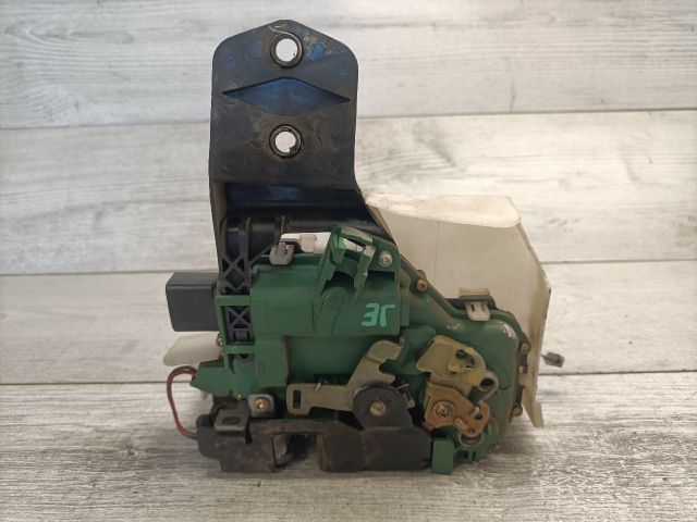 bontott SKODA SUPERB I Jobb első Ajtózár