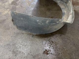 bontott SKODA SUPERB I Jobb első Első Dobbetét (Kerékjárati, Műanyag)