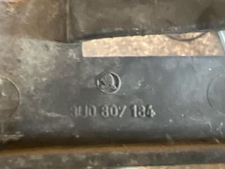 bontott SKODA SUPERB I Jobb első Oldal Lökhárító Tartó (Műanyag)