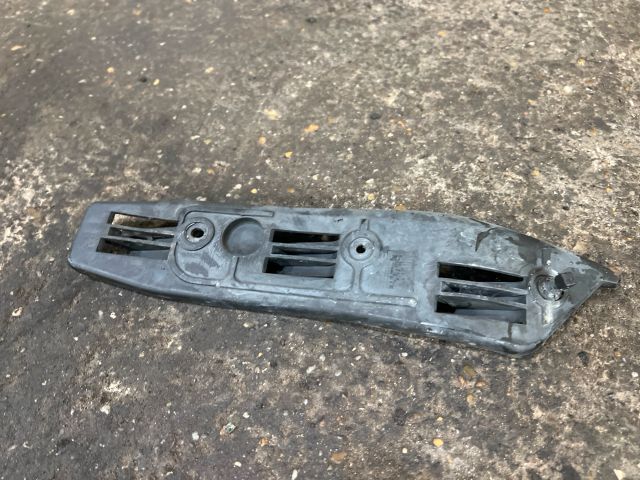 bontott SKODA SUPERB I Jobb első Oldal Lökhárító Tartó (Műanyag)