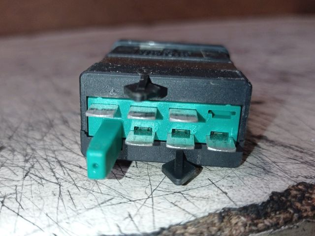 bontott SKODA SUPERB I Jobb első Ülésfűtés Kapcsoló