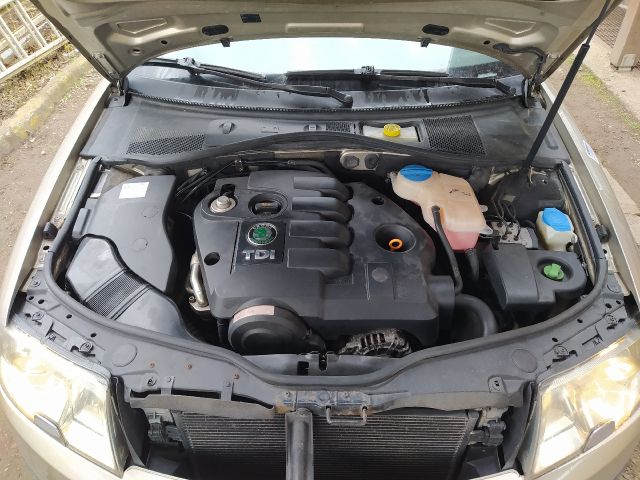 bontott SKODA SUPERB I Jobb első Vízlehúzó Gumicsík