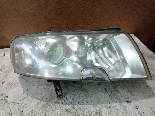 bontott SKODA SUPERB I Jobb Fényszóró