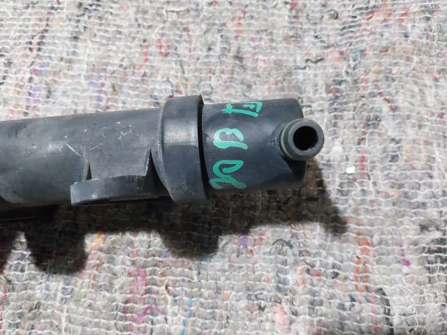 bontott SKODA SUPERB I Jobb Fényszórómosó Fúvóka