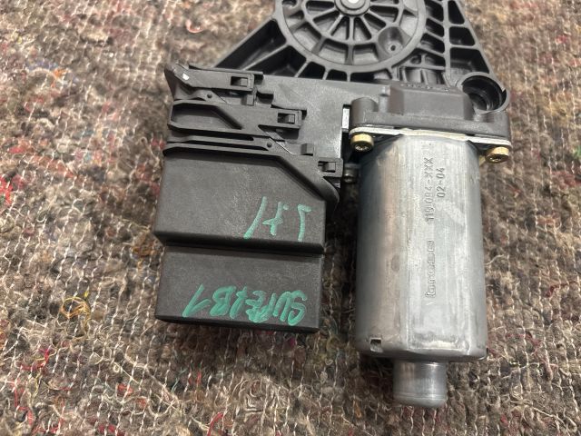 bontott SKODA SUPERB I Jobb hátsó Ablakemelő Motor