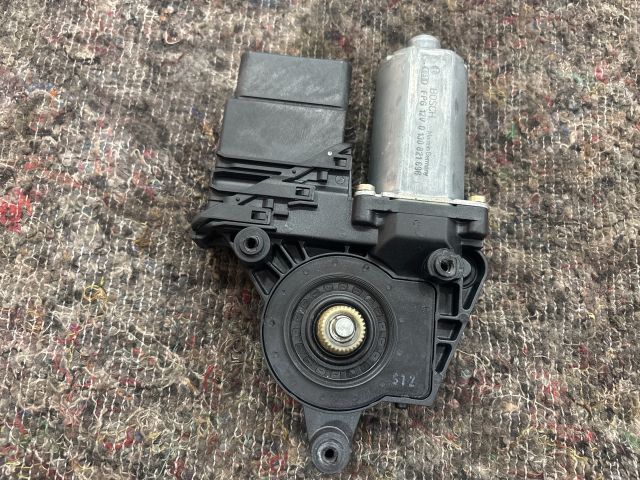 bontott SKODA SUPERB I Jobb hátsó Ablakemelő Motor